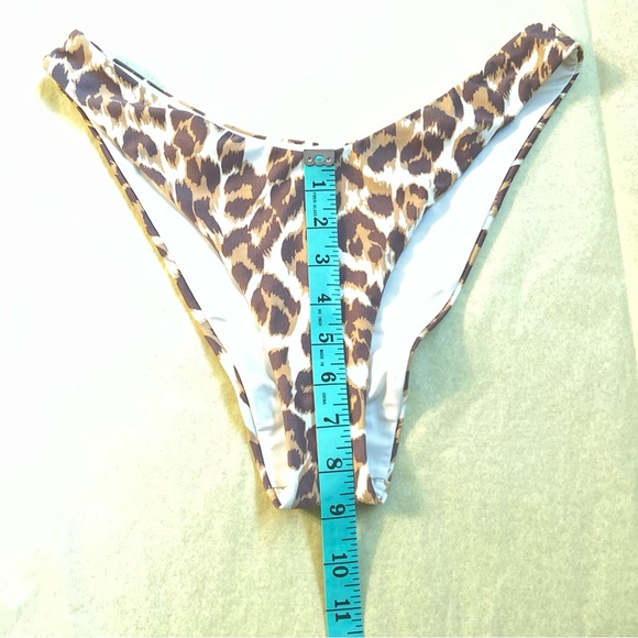 AERIE Animal Print Two Piece Swimsuit Bathing Suit Size Medium Knot Top Padded. - Picture 7 of 8